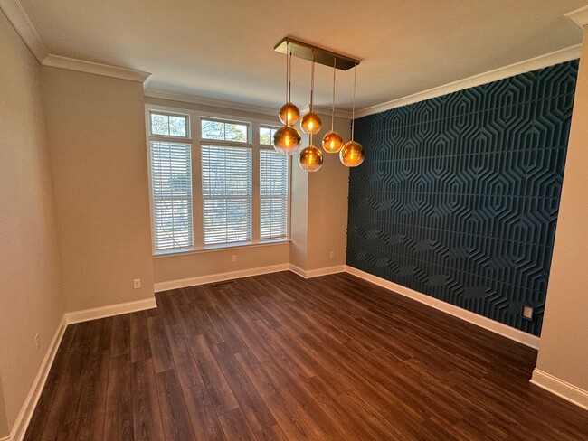 Building Photo - Affluent 3 Bedroom 3.5 Bath Townhome in th...