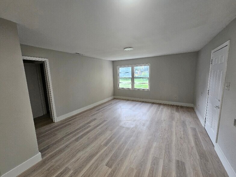 Building Photo - 1108 Raney Dr