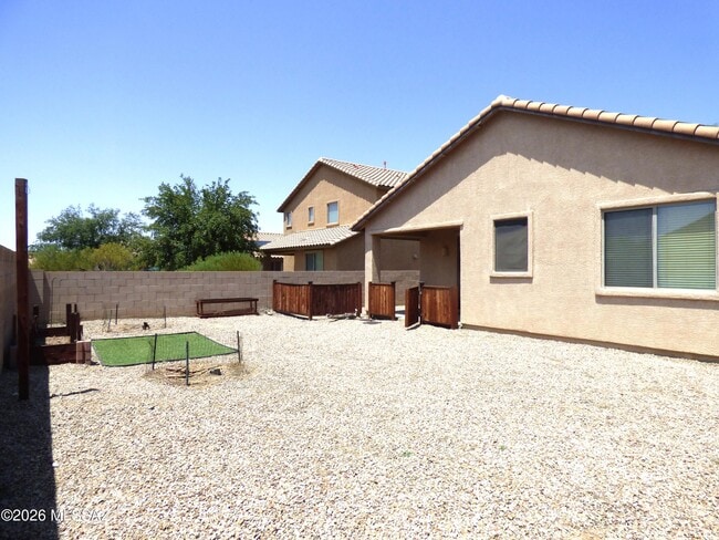 Building Photo - 14377 N Bannerstone Ct