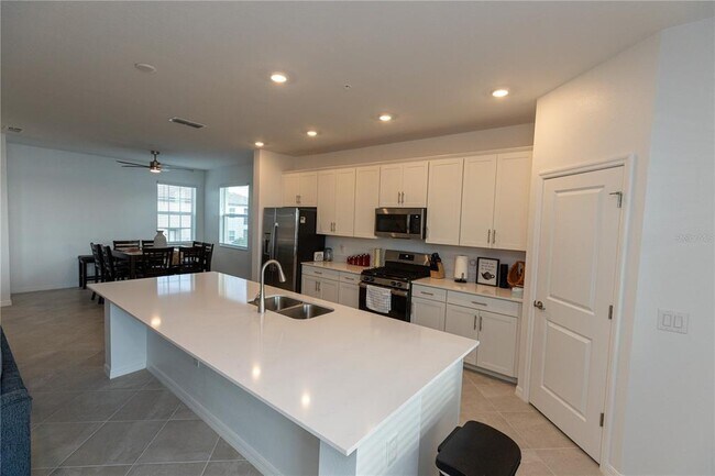 Building Photo - 16572 Kingwood Ln