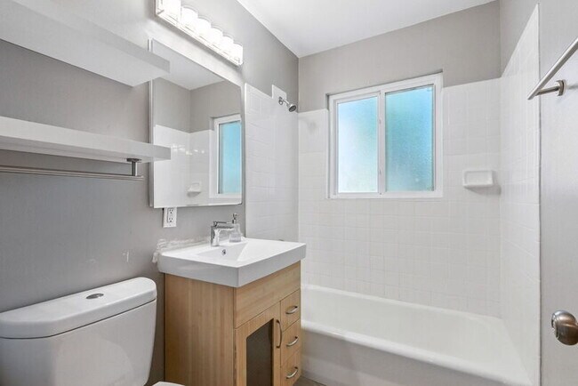 Building Photo - 1761 S Filbert Ct