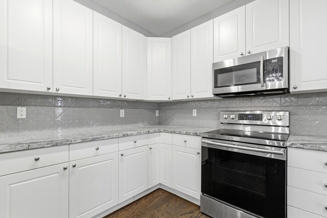 Building Photo - 7728 S Essex Gate Dr