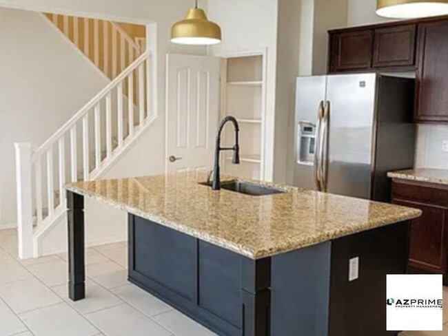 Building Photo - Single Family Residence