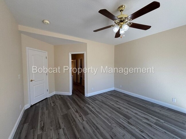Building Photo - 2963 Hot Springs Dr
