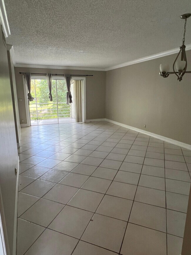 Building Photo - 2700 Casita Way