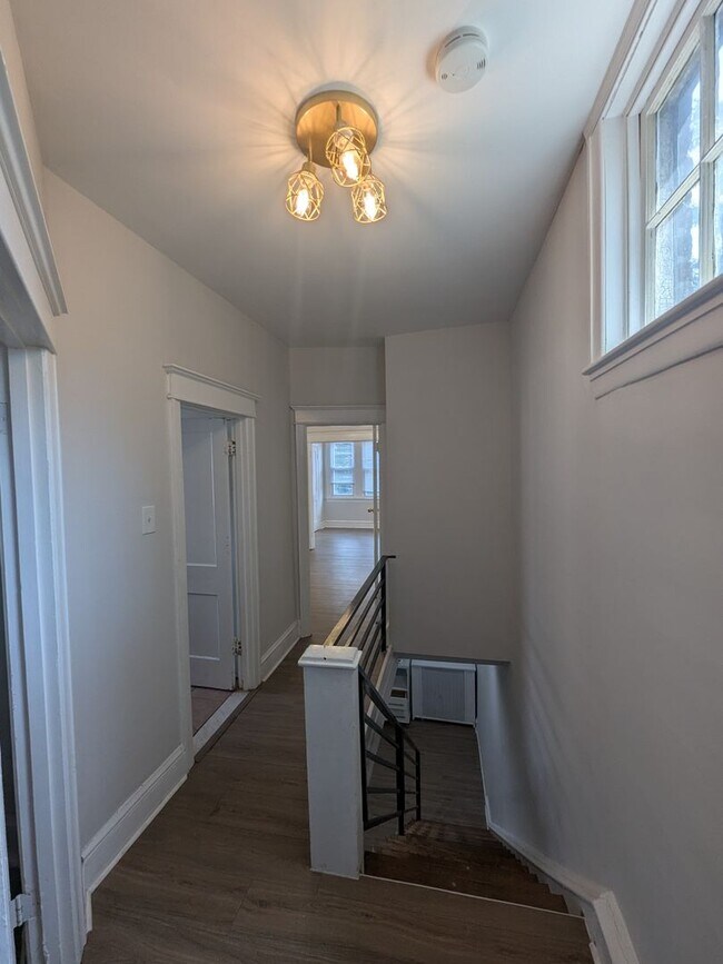 Building Photo - Detached Home - Oak Lane
