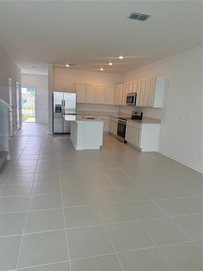Building Photo - 512 Hart Ln