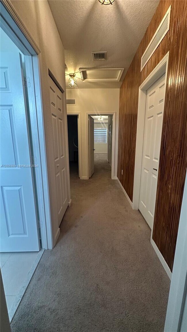 Building Photo - 3423 W 110th St