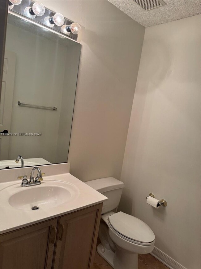 Building Photo - 815 Vista Meadows Dr