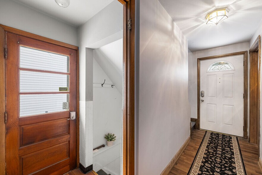 Building Photo - 612 Starin Ave