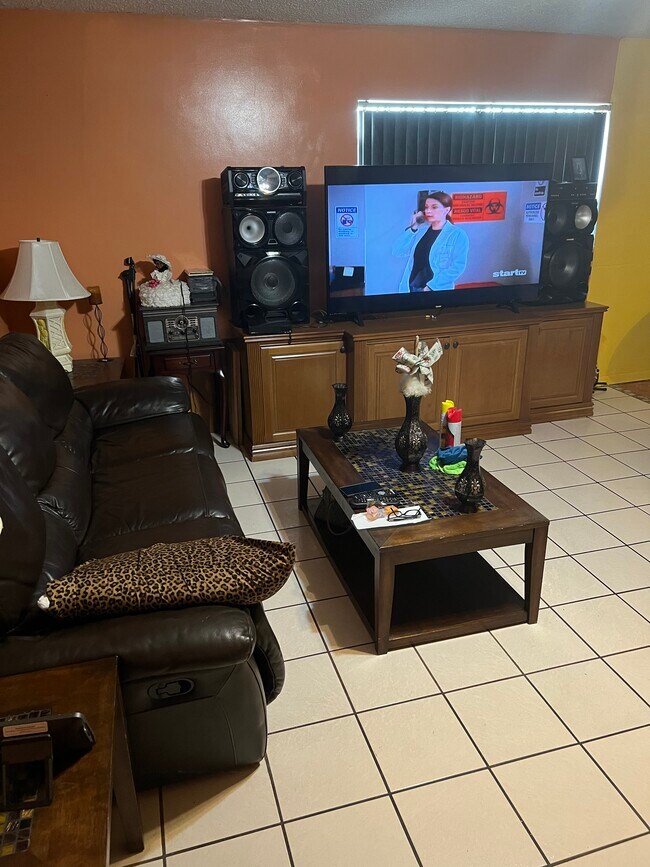 Building Photo - 2010 SW 68th Way