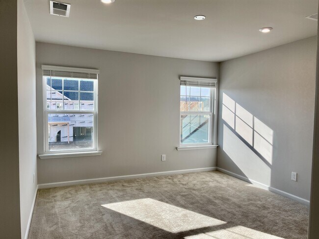 Building Photo - 5899 Wheeler Ridge Rd