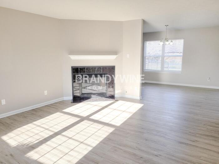 Building Photo - 1135 Valley Forge Dr