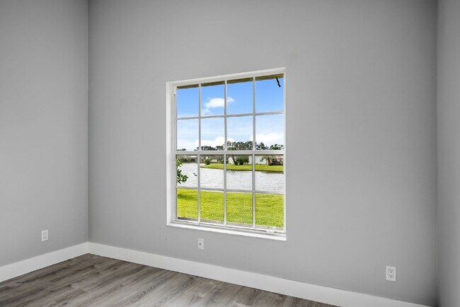 Building Photo - Stunning 3 Bed, 2 Bath Home in Vizcaya Estates