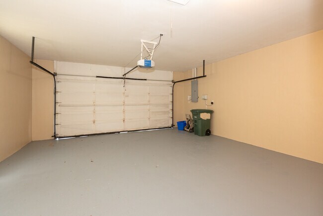 Building Photo - 119 Rio Pinar Dr