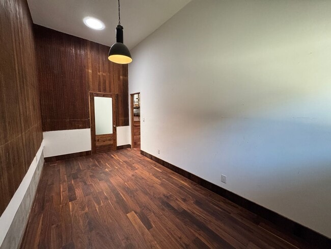 Building Photo - Remodeled 3BR/2BA Oasis with Hot Tub, Saun...