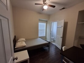 Building Photo - 1248 W 37th Dr