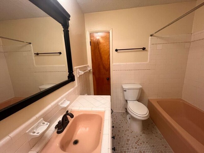 Building Photo - 6709 Sandpiper Dr