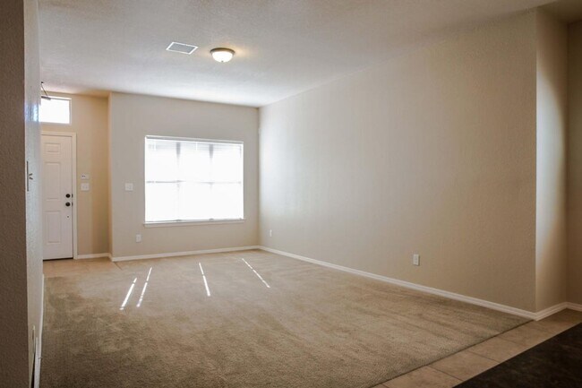 Building Photo - 2969 Pino Triste Dr