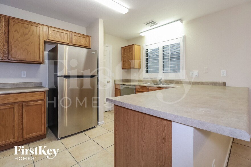 Building Photo - 23768 W Desert Bloom St