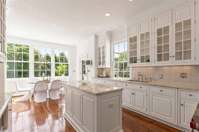 Building Photo - 77 Pleasant Ridge Rd