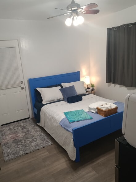 Building Photo - 7248 Shoshone Ave