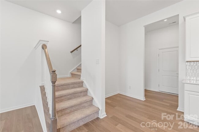 Building Photo - 302 Silver Fleet Dr
