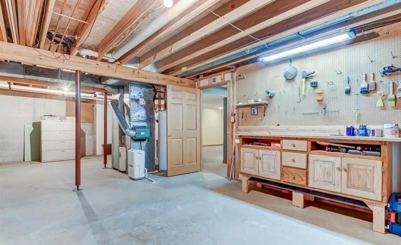 Building Photo - 3120 Kensington Dr