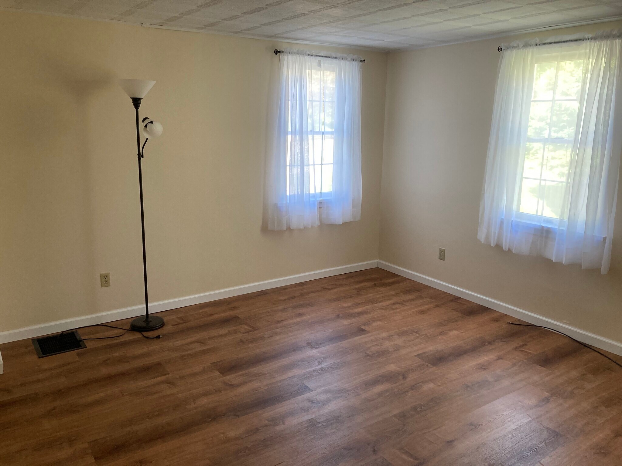 Building Photo - 221 S James St