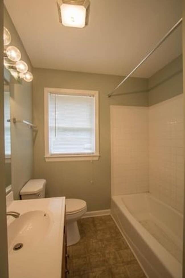 Building Photo - 2261 5th St NE