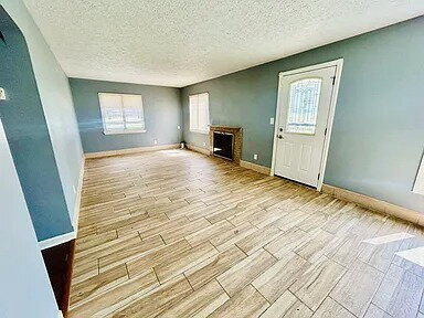 Building Photo - Welcome to this beautiful single-family home in South Euclid, OH.