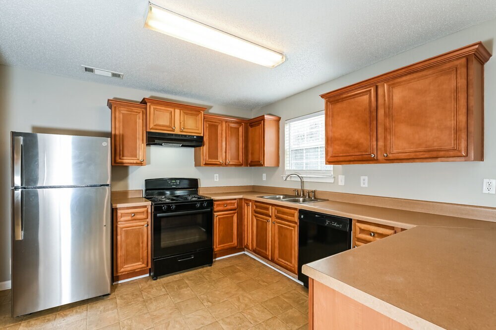 Building Photo - 5863 Sunflower Ct