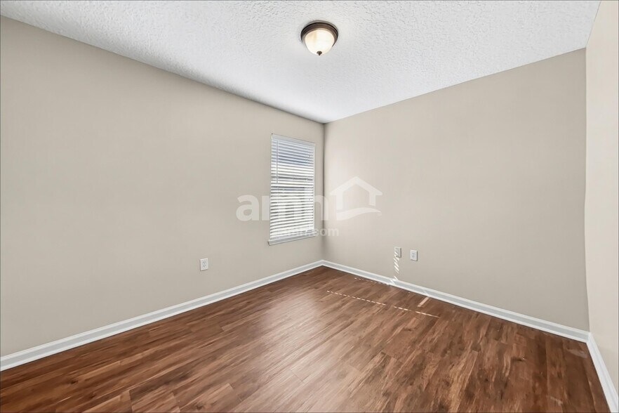 Building Photo - 2724 Creekfront Dr