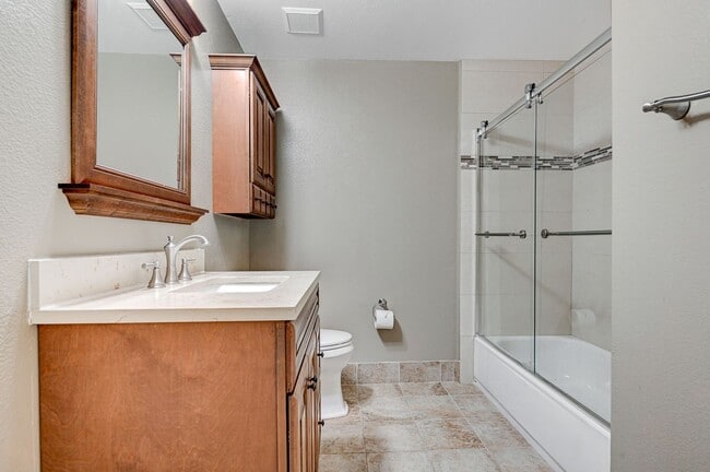 Building Photo - AMBER RIDGE Gated Beauty in Summerlin! 1600+ SF Condo
