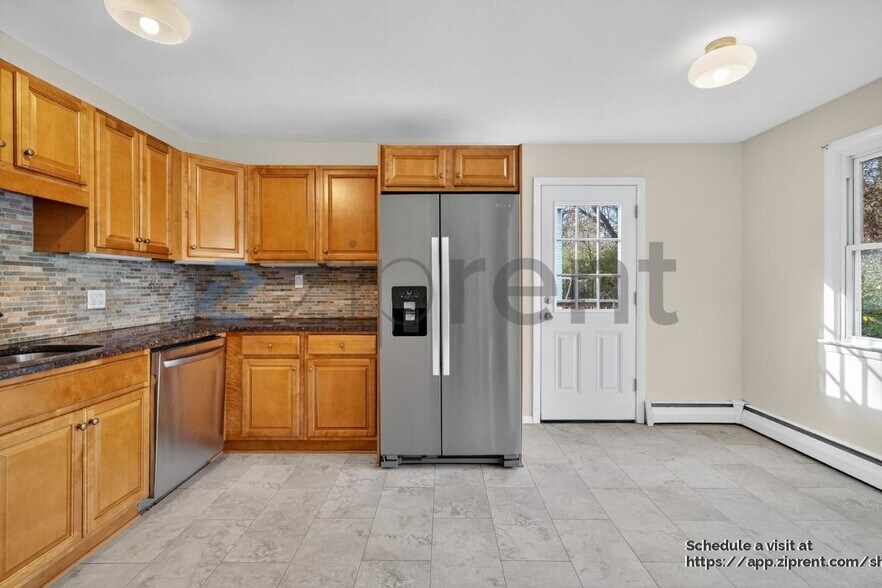 Building Photo - 68 Lyman Rd