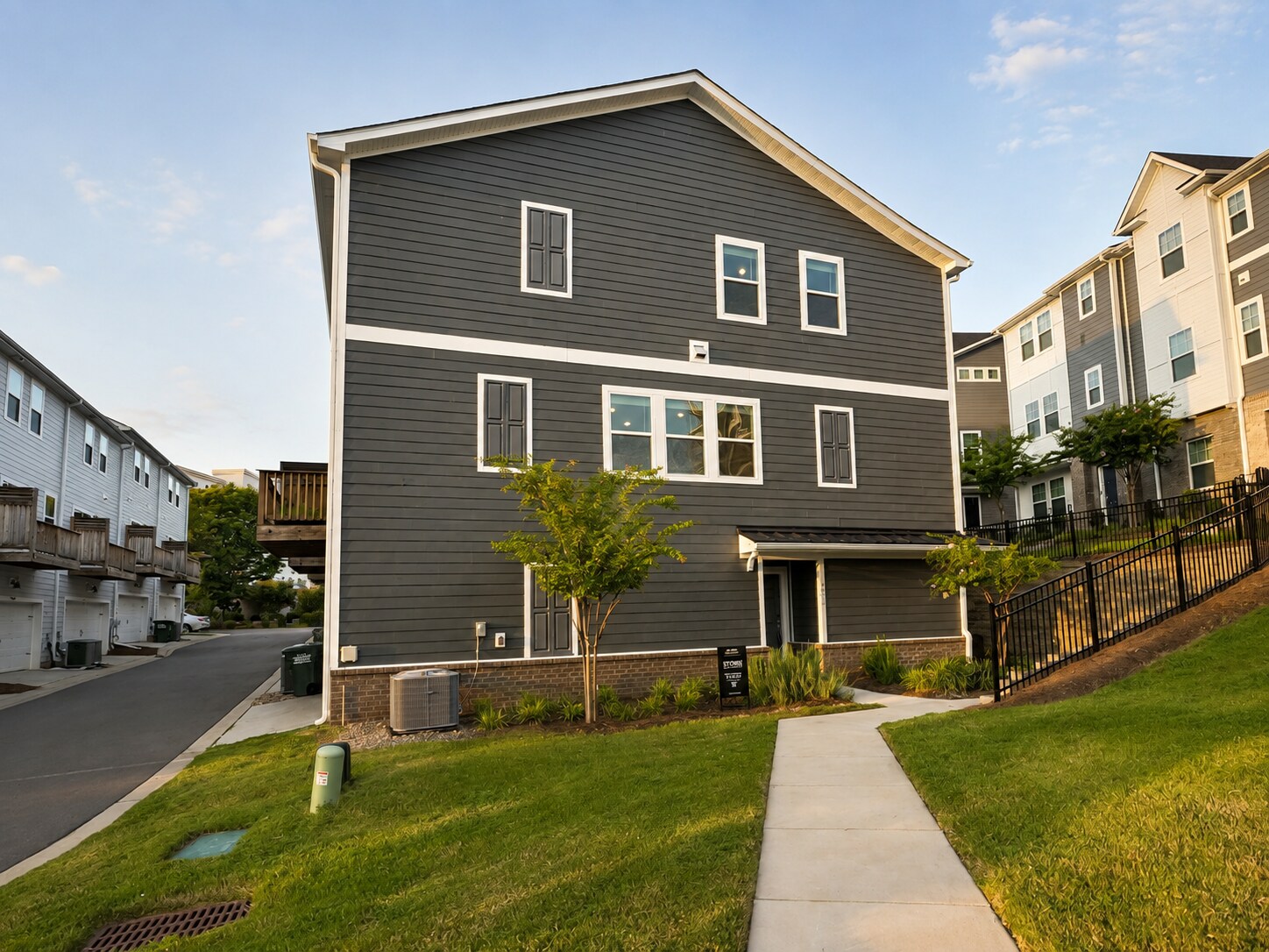 Building Photo - 4456 Millennium Ave