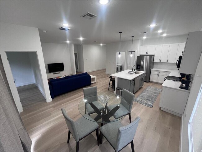 Building Photo - 2816 Silas Ave