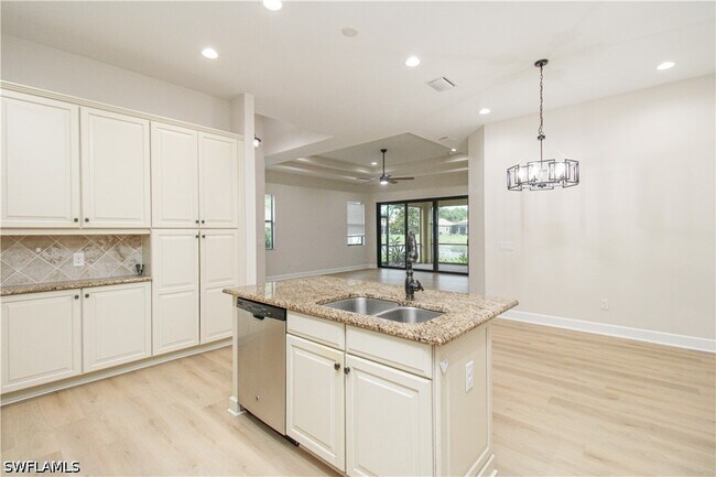 Building Photo - 9122 Isla Bella Cir