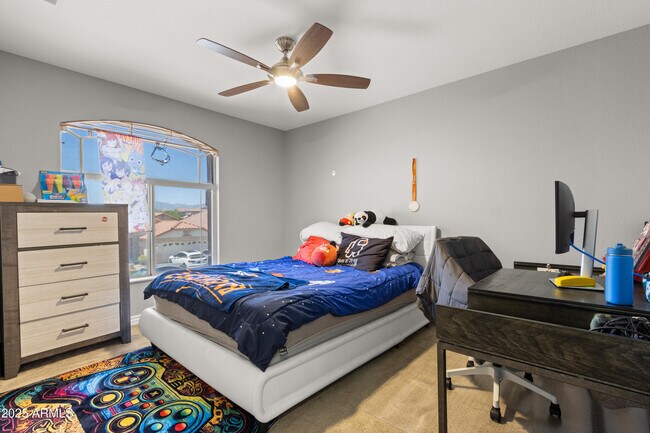 Building Photo - 1018 E Silverwood Dr