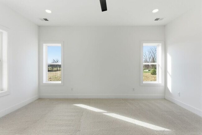 Building Photo - Brand New Home in Old Hickory - Golf Course Views - Pet Friendly
