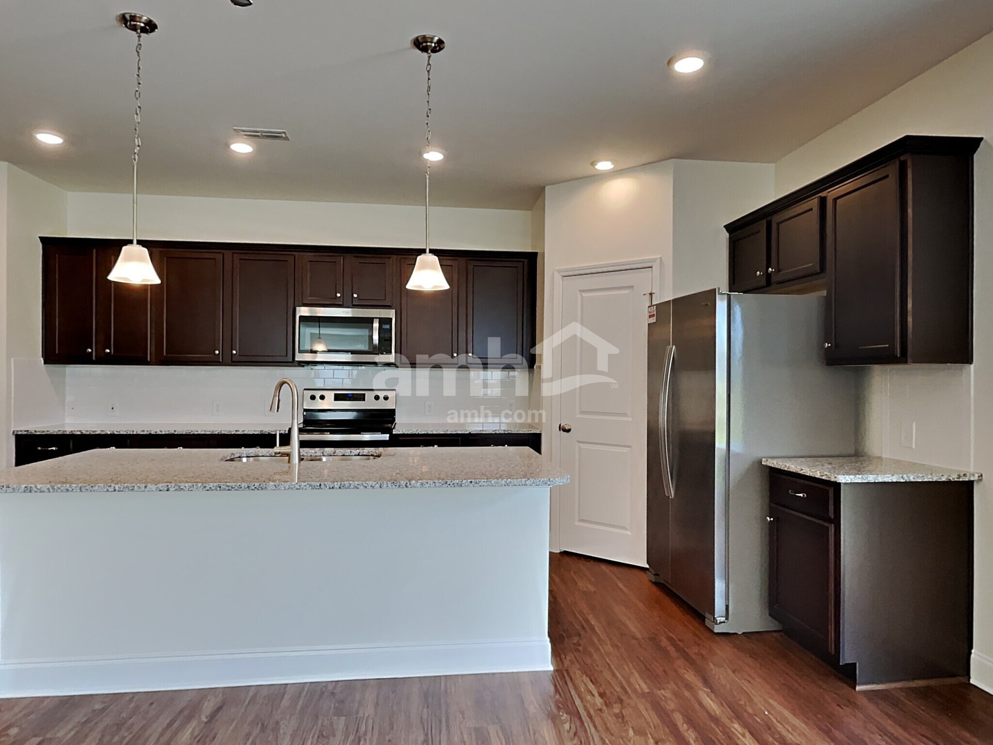 Building Photo - 109 Twin River Dr