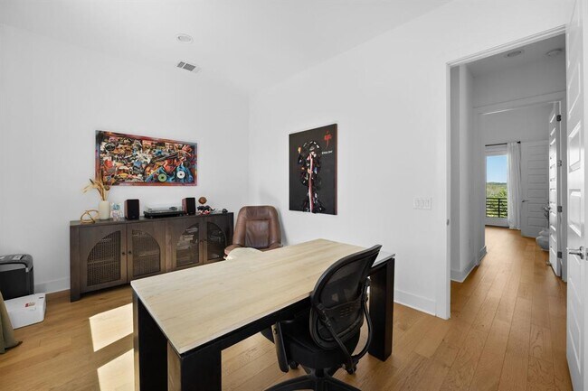 Building Photo - 7308 Cordoba Dr