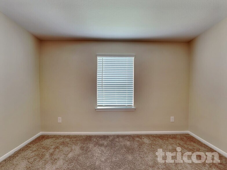 Building Photo - 536 Red Dusk Paint Dr