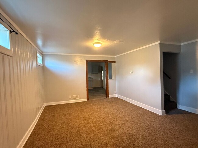 Building Photo - 4 Bedroom Home in Dayton