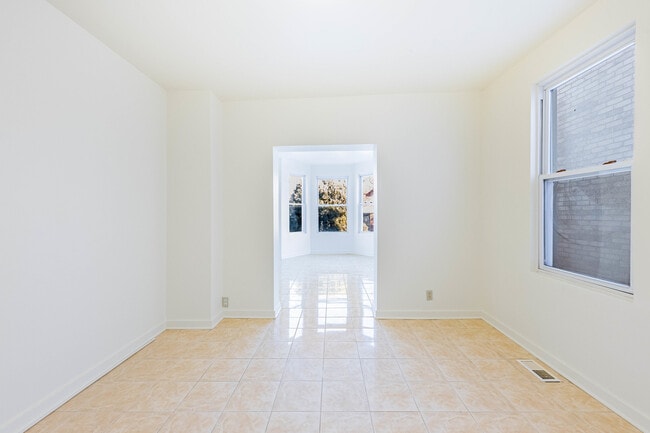 Building Photo - 3748 S Parnell Ave