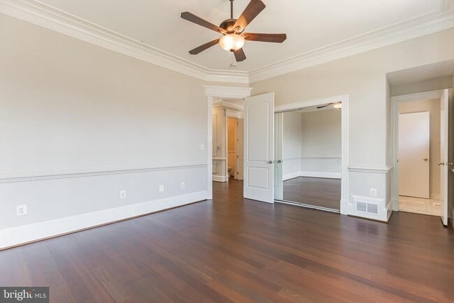 Building Photo - 5823 Goldsboro Rd