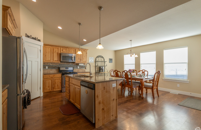 KITCHEN - 14088 S Maria Way