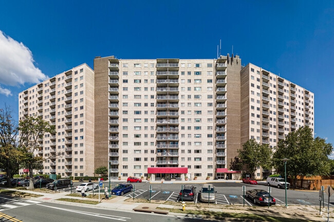 Primary Photo - Park Place Condominium