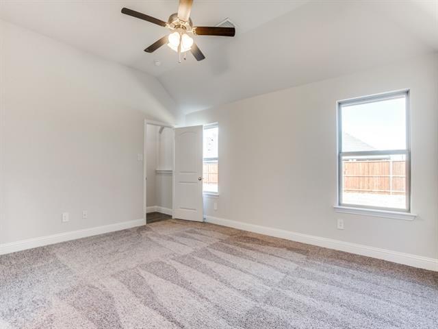 Building Photo - 524 Redbud Dr
