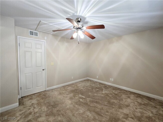 Building Photo - 2750 S Durango Dr
